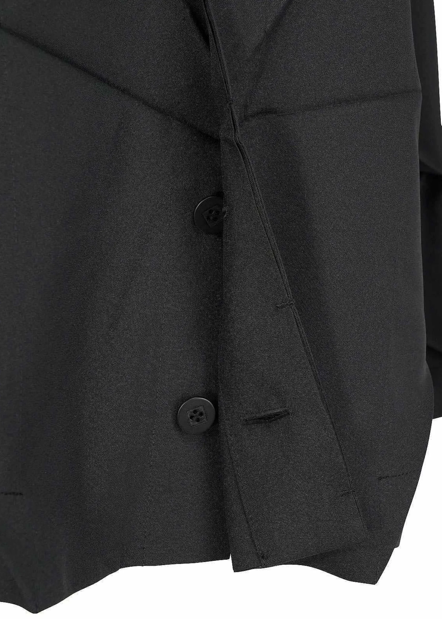 ISSEY MIYAKE 132 5. Solid Black Shop