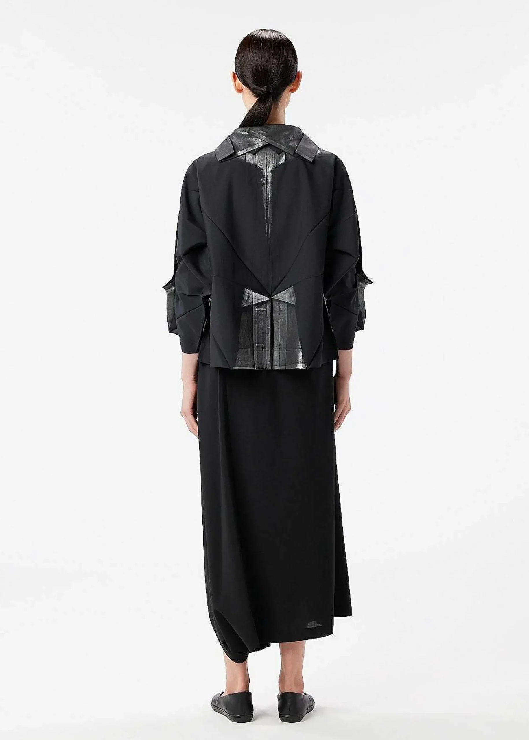 ISSEY MIYAKE 132 5. Standard Outlet