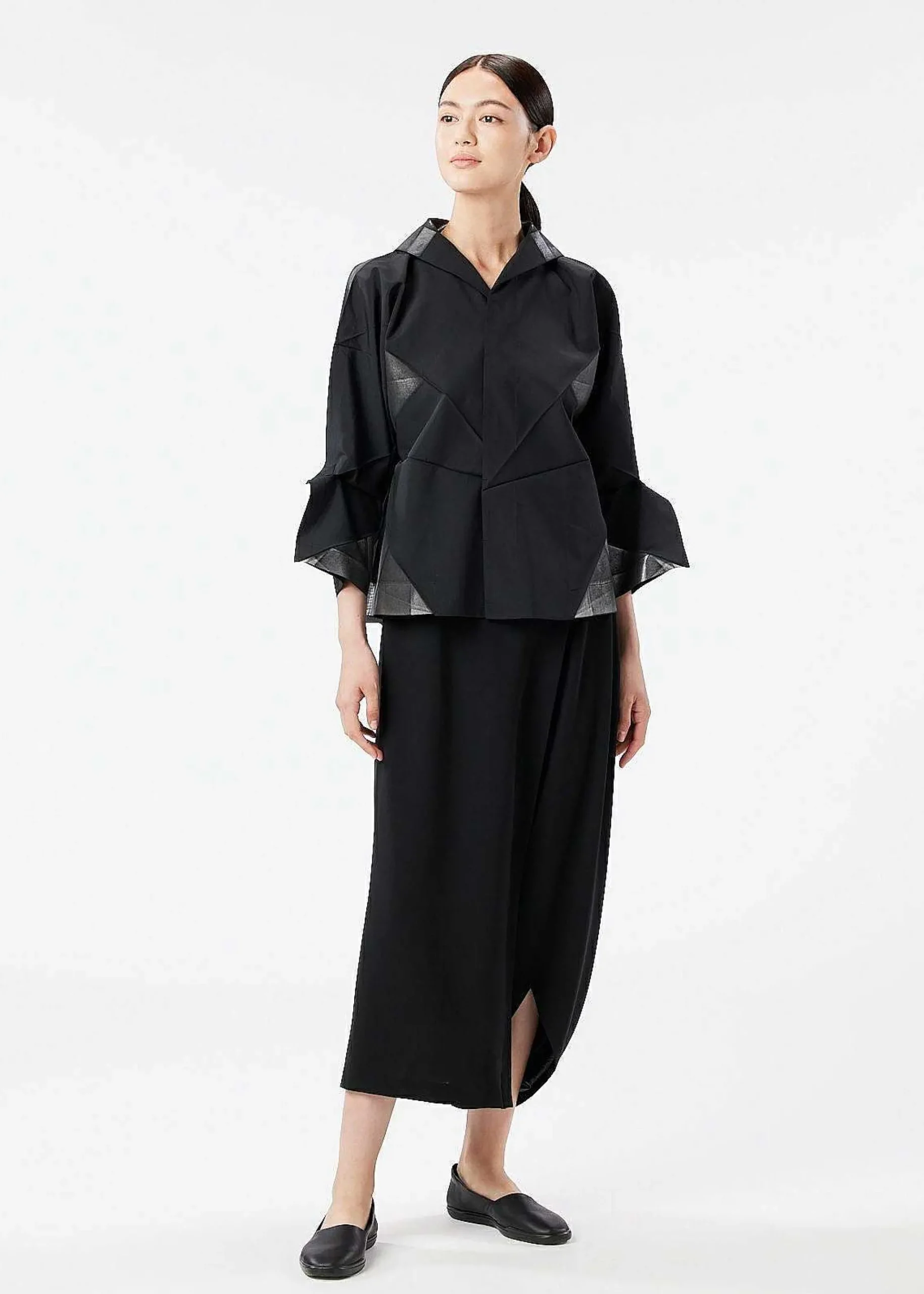 ISSEY MIYAKE 132 5. Standard Outlet