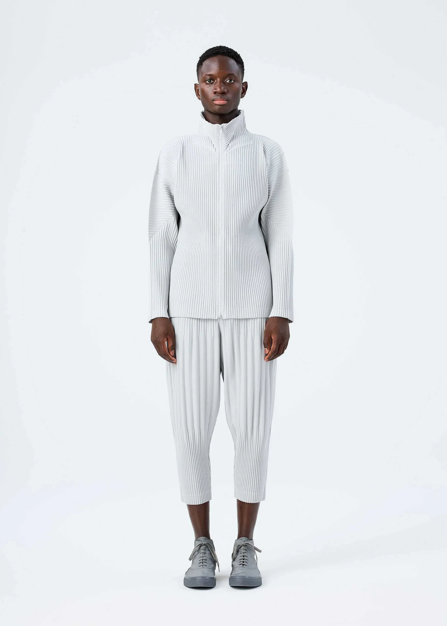 ISSEY MIYAKE Basics Hot