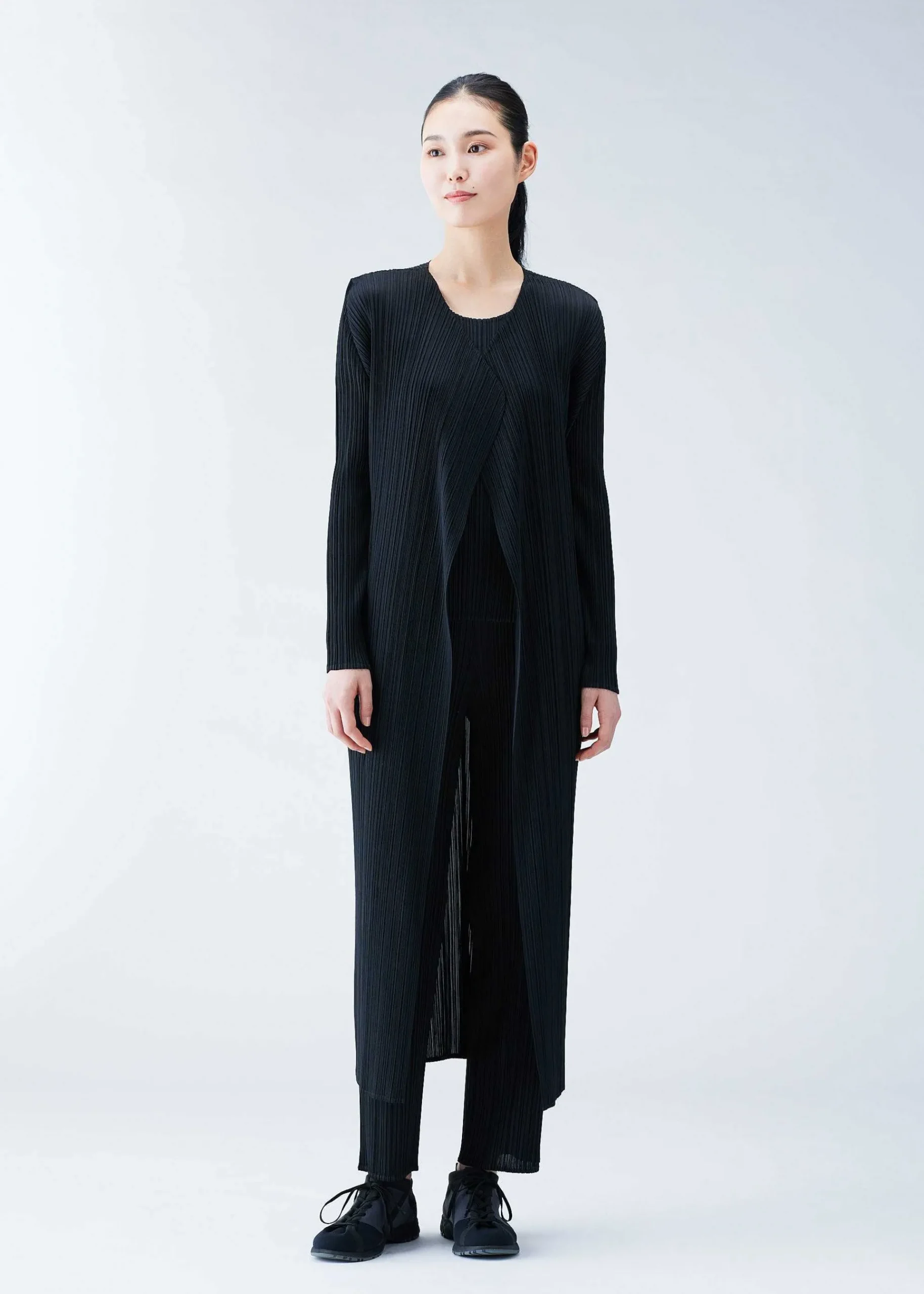 ISSEY MIYAKE Basics Outlet