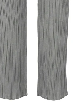 ISSEY MIYAKE Basics Shop