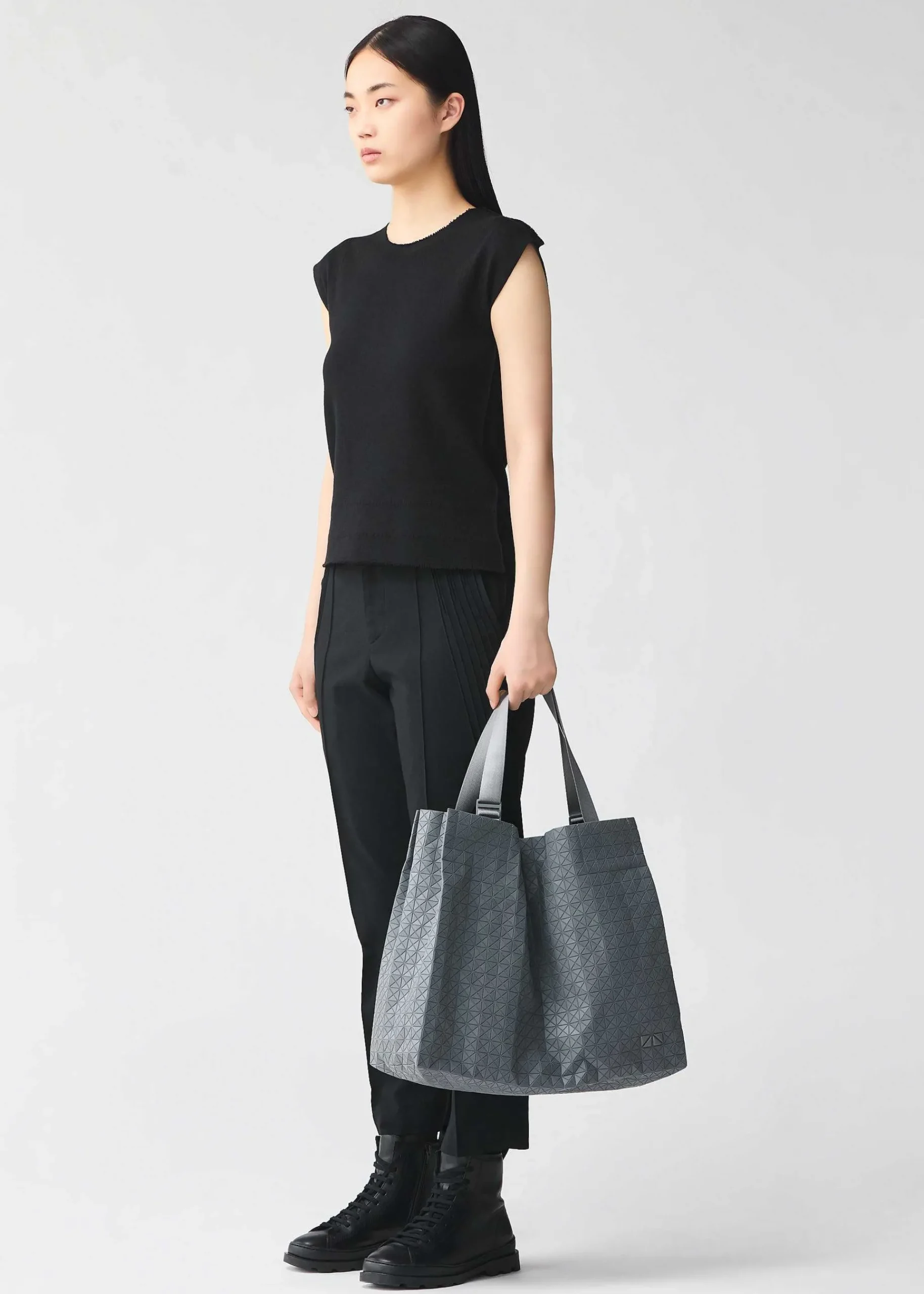 ISSEY MIYAKE Cart One-Tone Shop