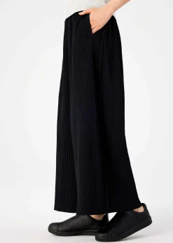 ISSEY MIYAKE Fine Knit Pleats Black Store