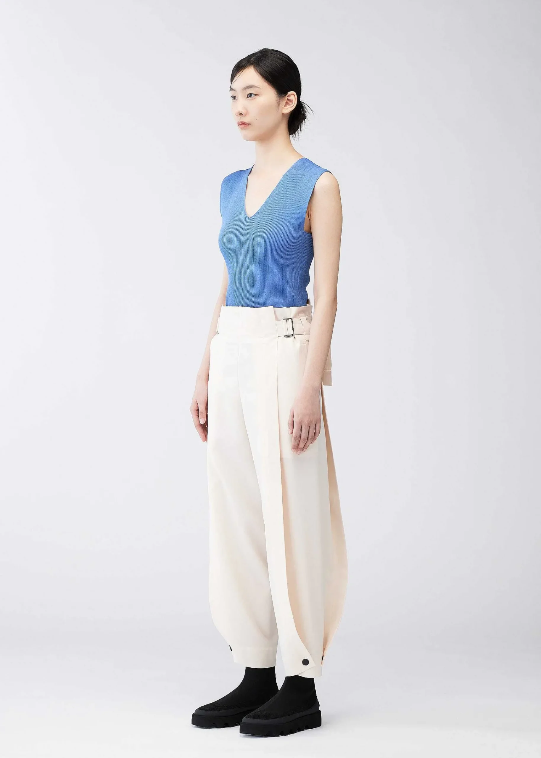 ISSEY MIYAKE Flat Tuck Store