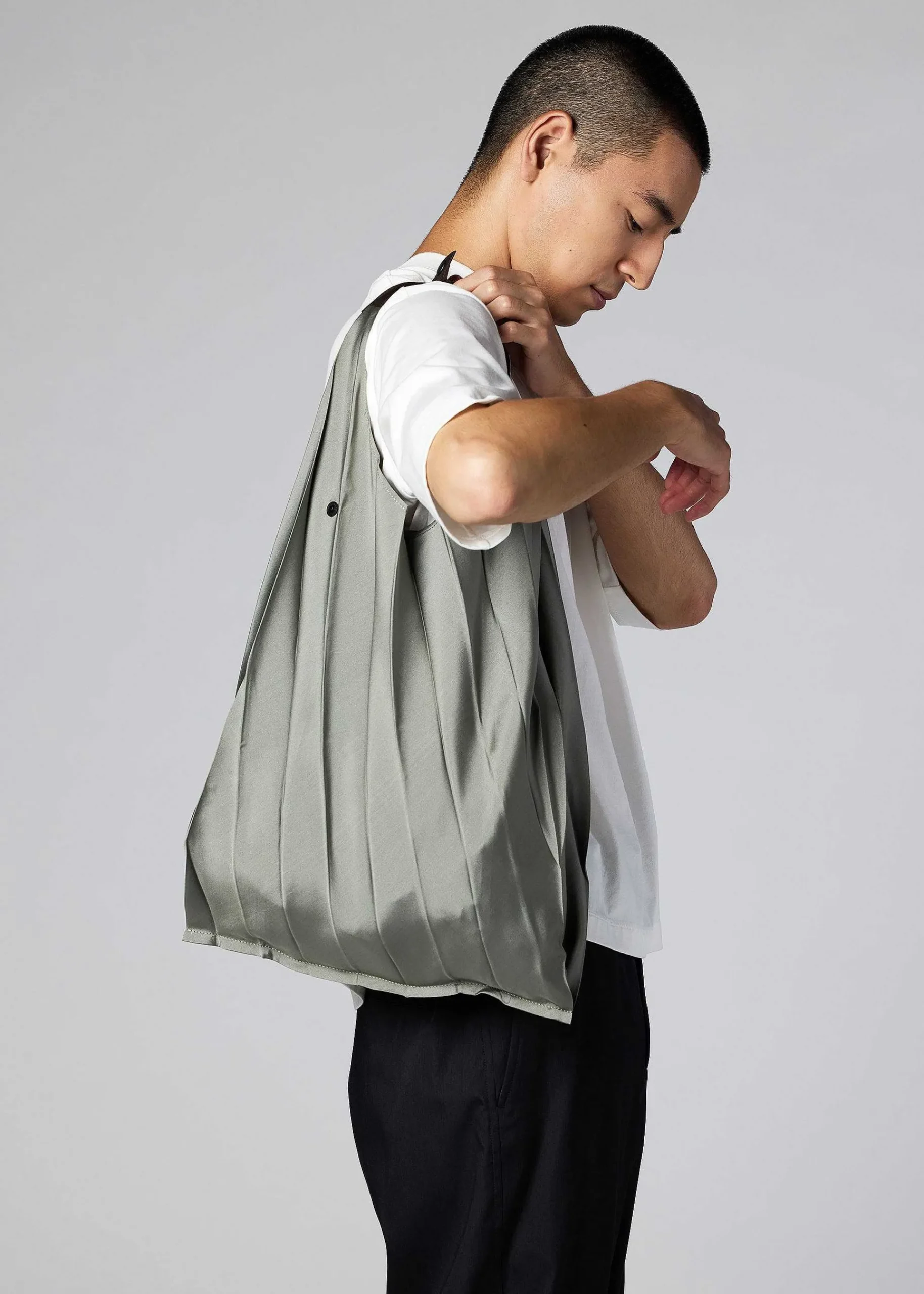 ISSEY MIYAKE Guru Guru Online