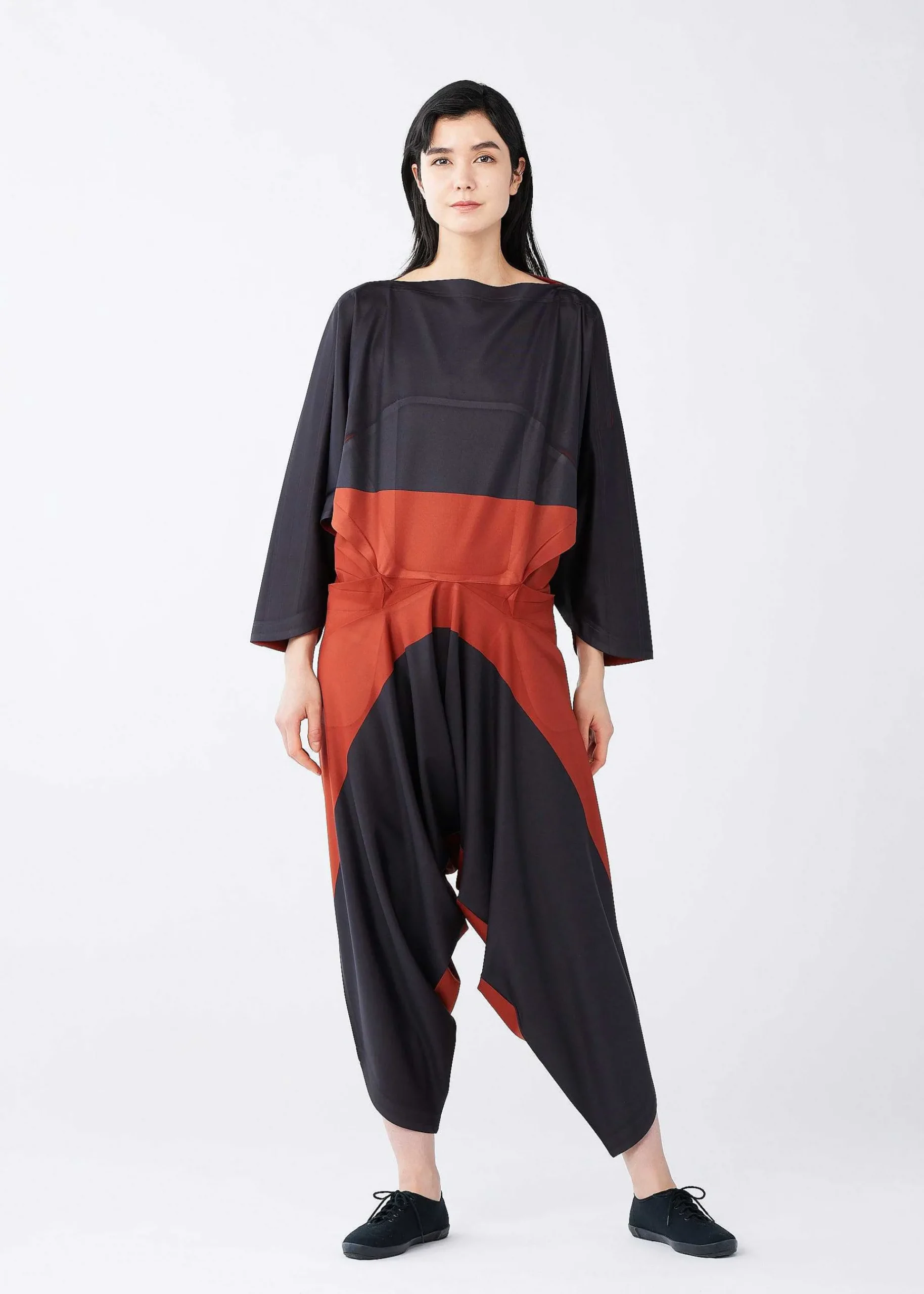 ISSEY MIYAKE Hourglass Hot