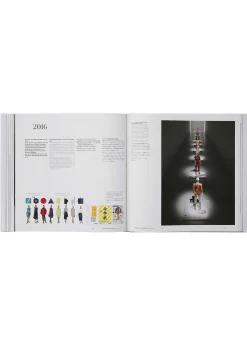 ISSEY MIYAKE (Taschen) (No.01) Shop