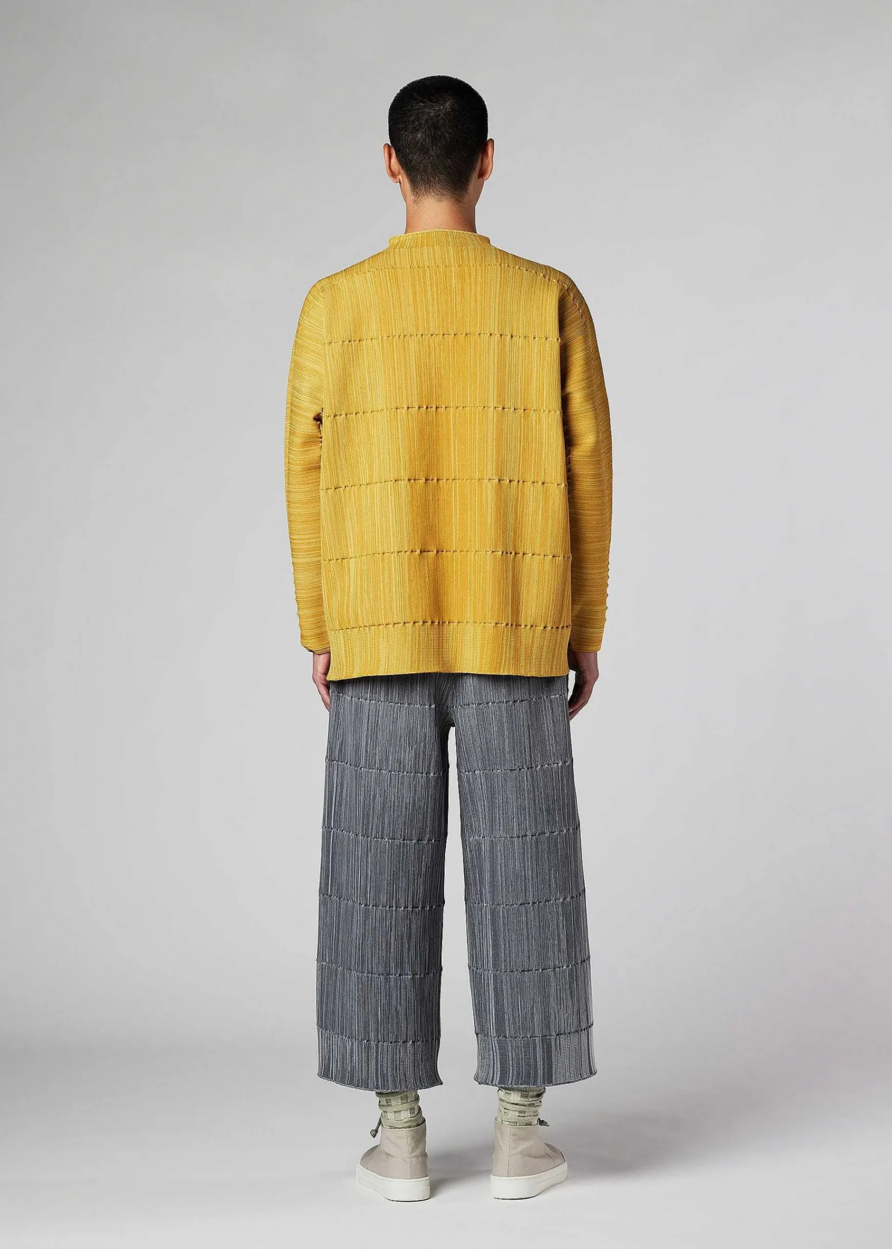 ISSEY MIYAKE Kasuri Knit Hot