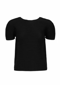 ISSEY MIYAKE Stretch Pleats Store