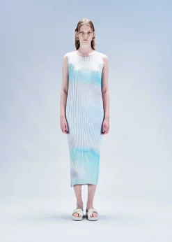 ISSEY MIYAKE Suffused Pleats Hot