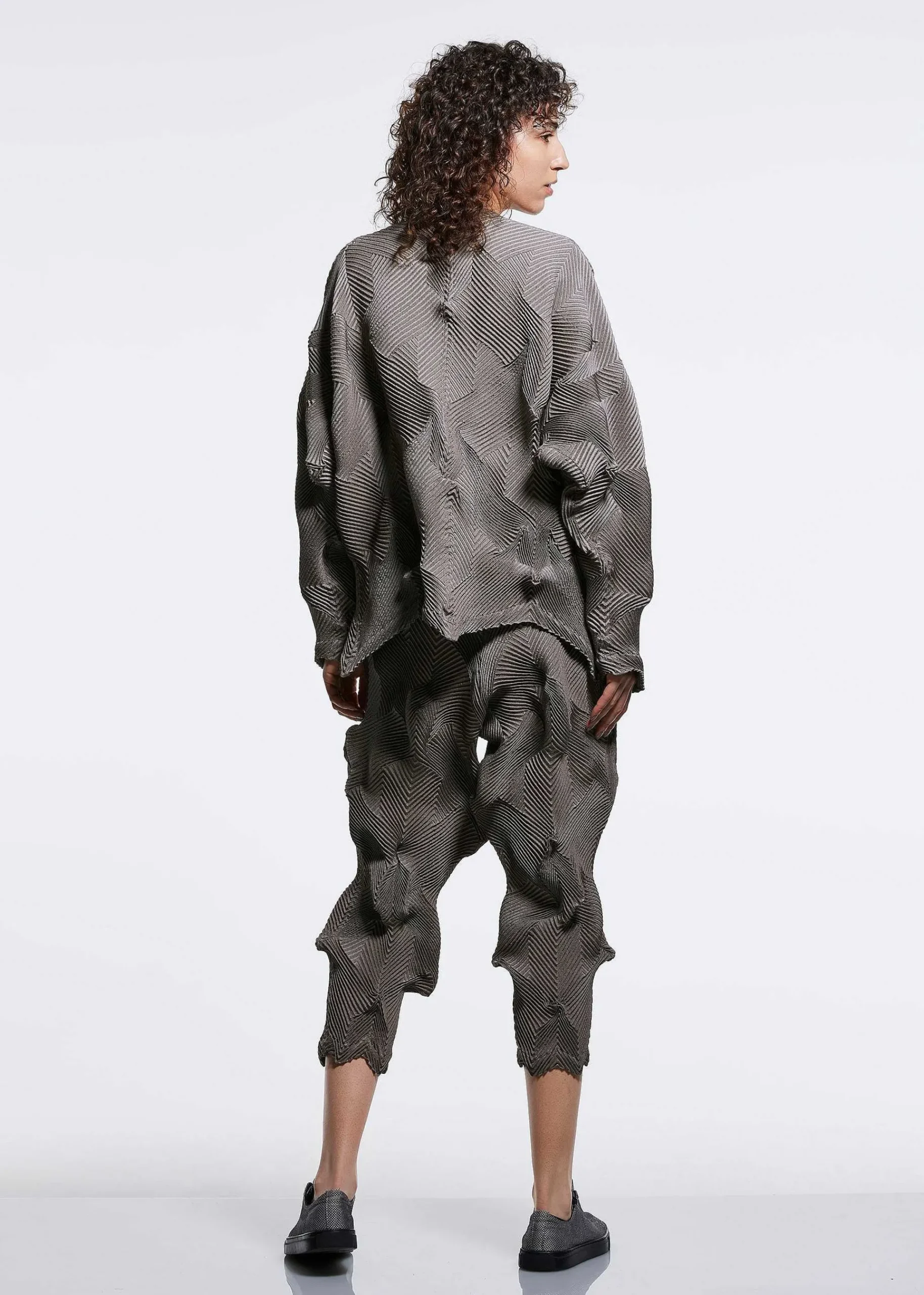 ISSEY MIYAKE Type-O 010-1 Shop