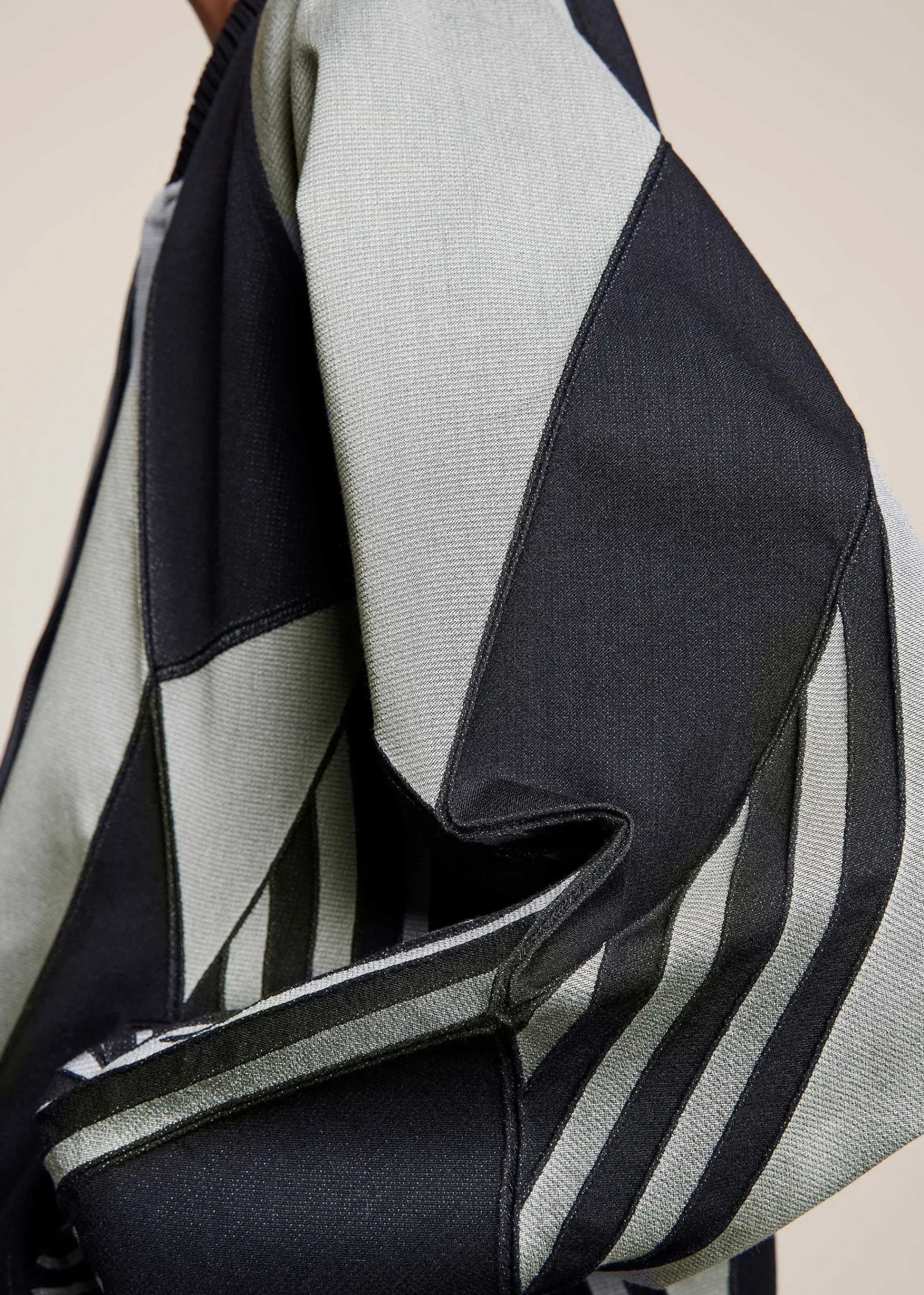 ISSEY MIYAKE Type-S 002 Hot