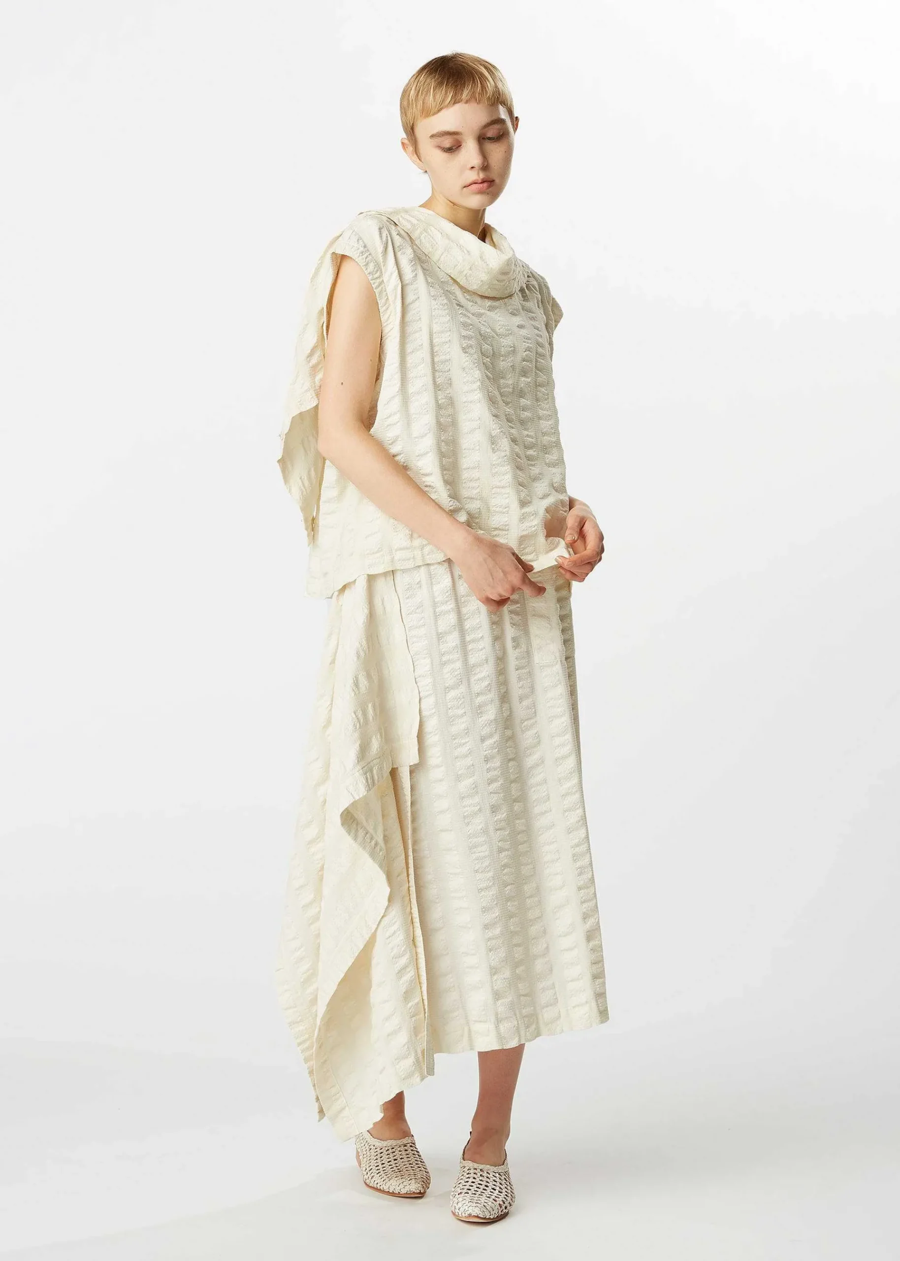 ISSEY MIYAKE Yoshi Discount