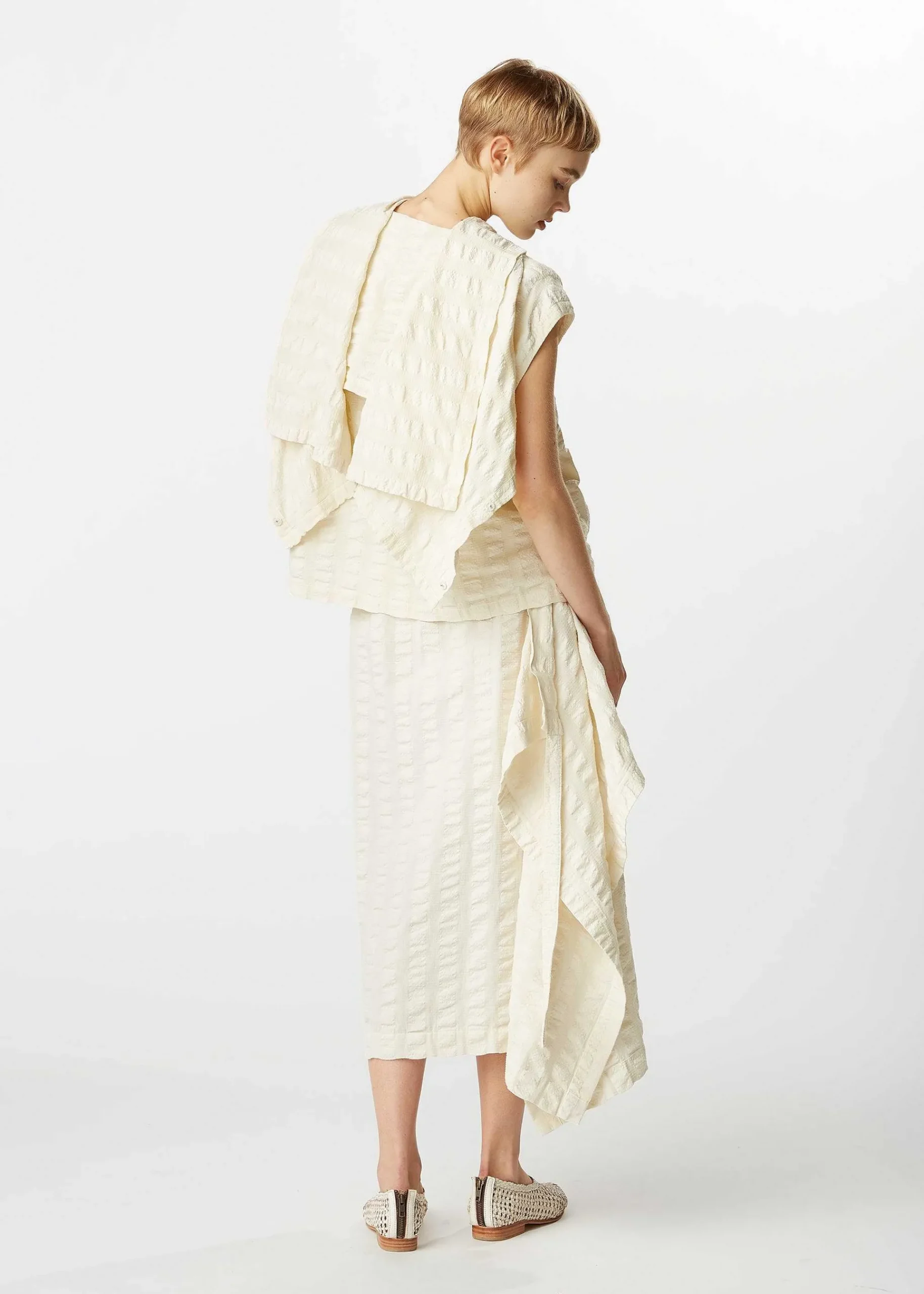 ISSEY MIYAKE Yoshi Discount