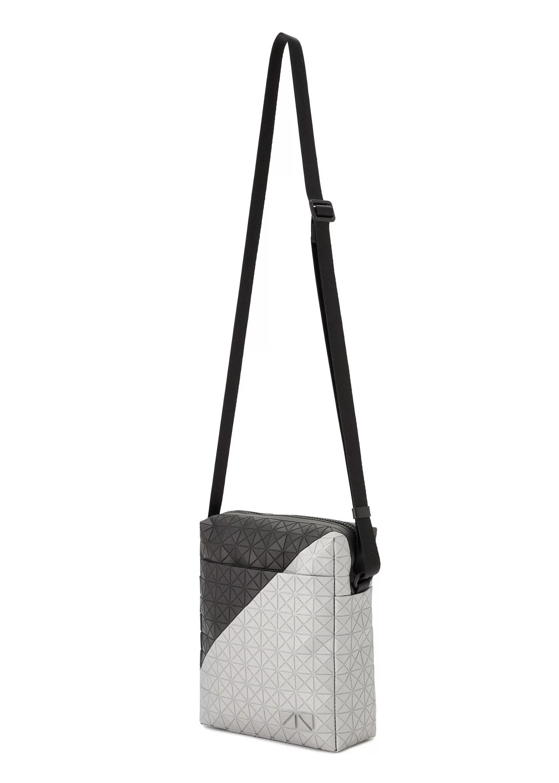 voyager_3-1.webp ISSEY MIYAKE Shoulder Bag | Voyager